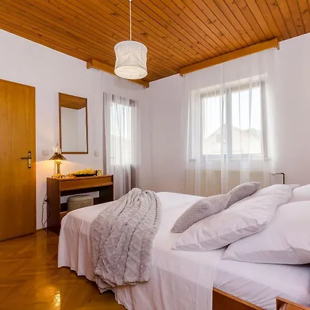 House Vetus Pontem Vrboska